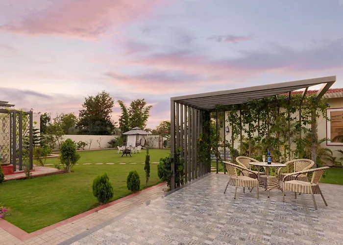 Inaayat Villa By Stayvista - Luxe Retreat With Pool & Garden Jaipur