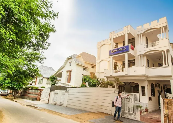 Fabhotel Jaipur Villa